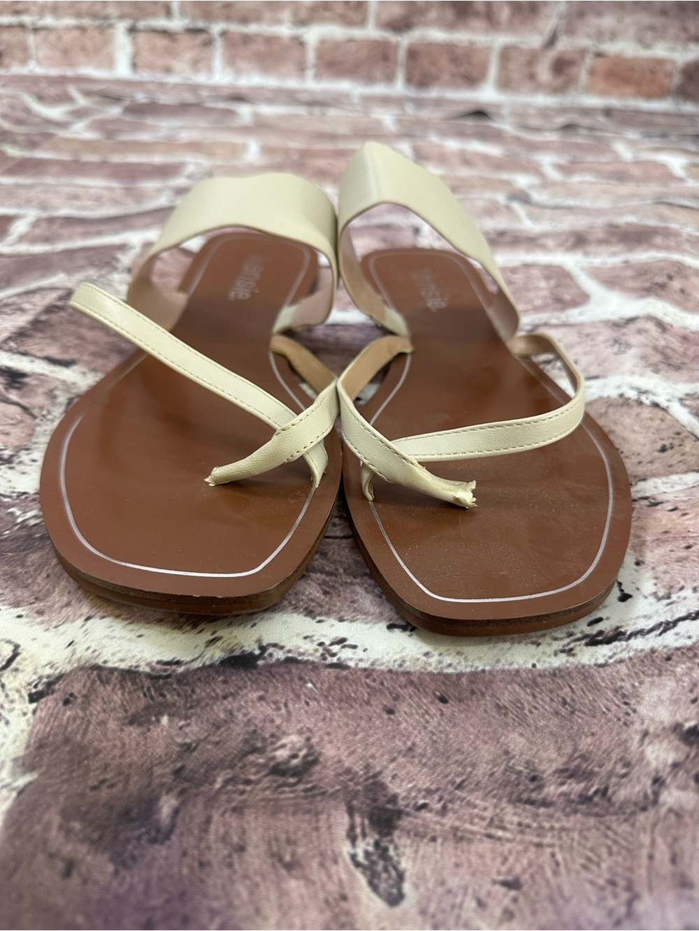 kensie Cream Scalloped Strap Toe-Loop Sandals - Picture 2 of 11